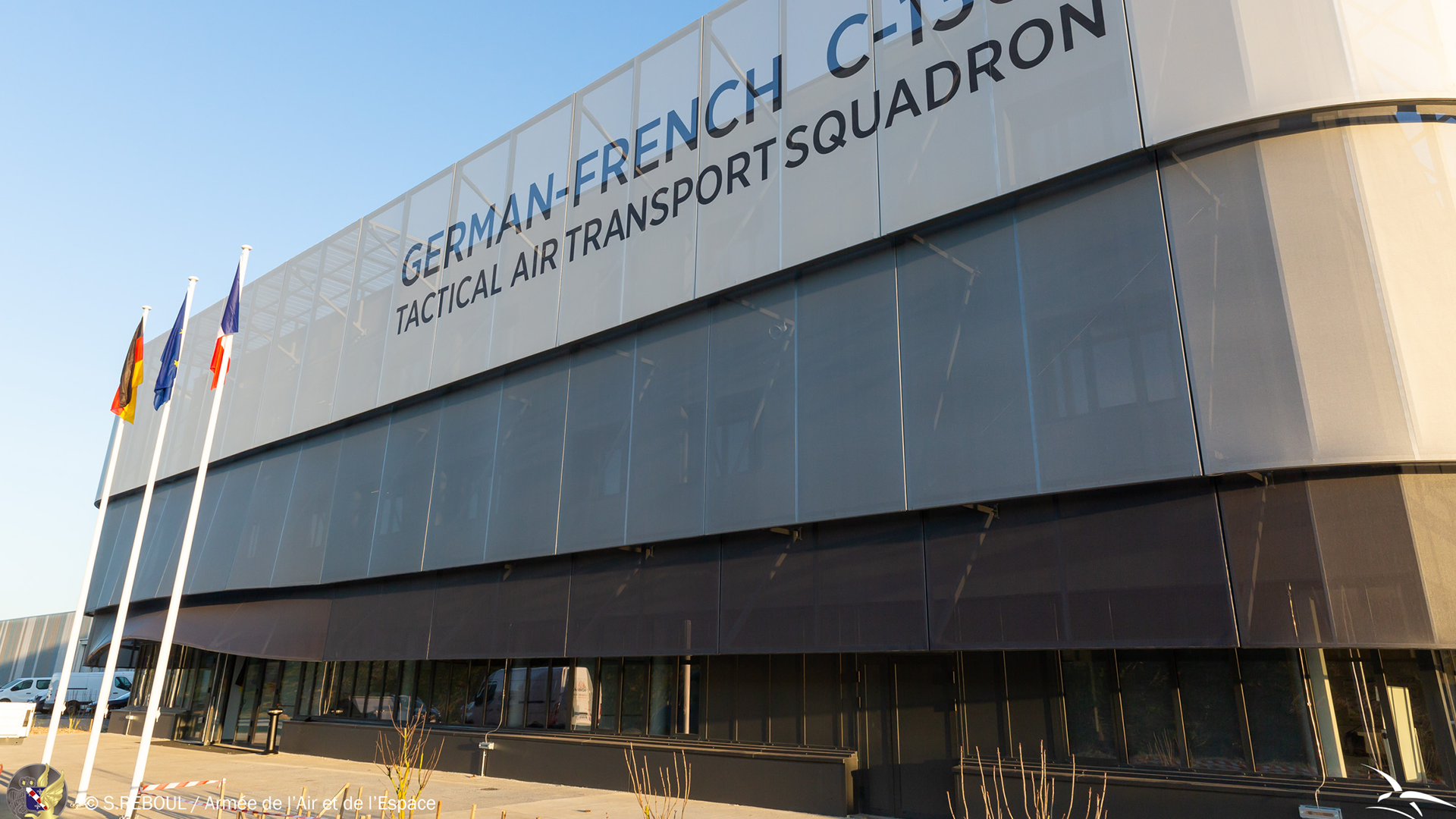 Accueil unité de transport aérien franco-allemande C130J 1080x1920